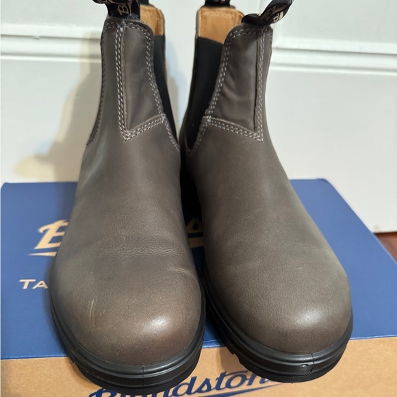NIB Blundstone Classic 1469 - Picture 6 of 12